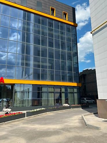 Коммерческая недвижимость: Сдаю 2 помещение по 60 м2, в центре города район рынка "Мадина", ул — 4