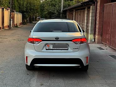 авторынок унаа: Toyota Corolla: 2021 г., 1.8 л, Вариатор, Гибрид, Седан — 4