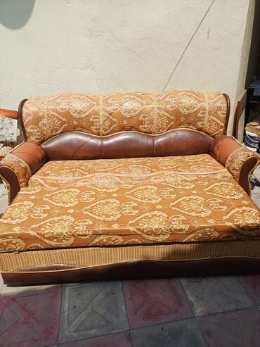 Divan, İşlənmiş, Açılan, Bazasız, Parça, Çatdırılma yoxdur