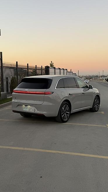 ux lexus: Lixiang L6: 2024 г., 1.5 л, Гибрид, Кроссовер — 4