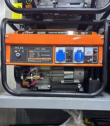 Генераторы: Бензиновые электрогенераторы портативные Варианты на фото: 1) LDI — 4