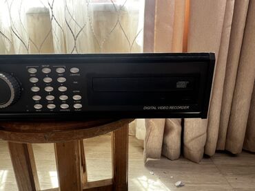 26 kanallı girişə malik rəqəmsal video yazıcı. Bu cihaz təhlükəsizlik