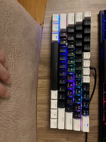 Klaviaturalar: Klaviaturada 20-yə yaxın RGB modu var, işıqları səliqəli və gözəl — 10