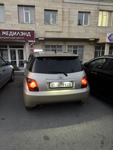 ижара машине: Toyota ist: 2003 г., 1.5 л, Автоматтык, Бензин, Хетчбек