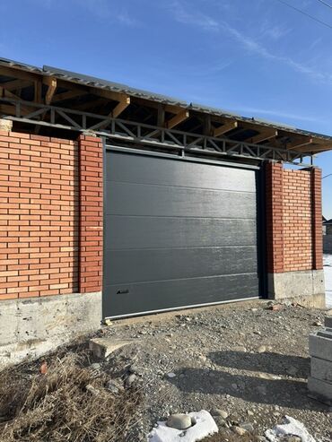 Секционные ворота: Секционные ворота с врезной калиткой (промышленные и бытовые) — 10