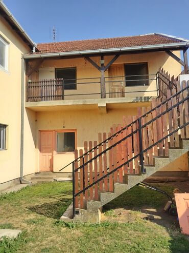 Kuće na prodaju: 350 kv. m, 6 soba — 9