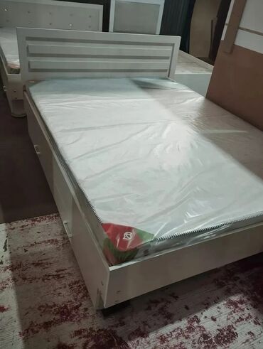 Двуспальные кровати: Двуспальная кровать, Новый, С матрасом, длина - 200 см — 10