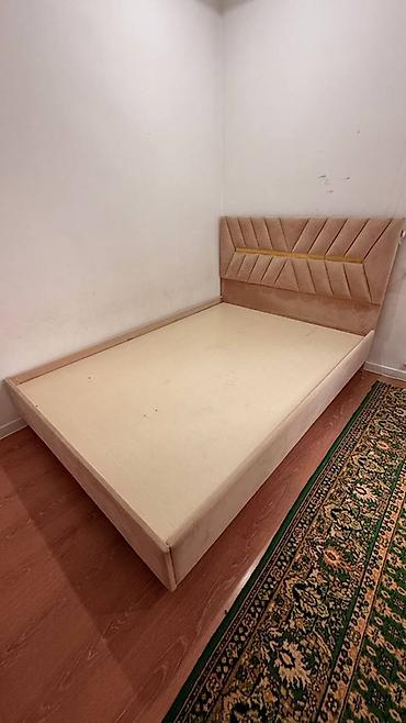Мебель: Двуспальная кровать, Б/у, С матрасом, длина - 2 см — 4