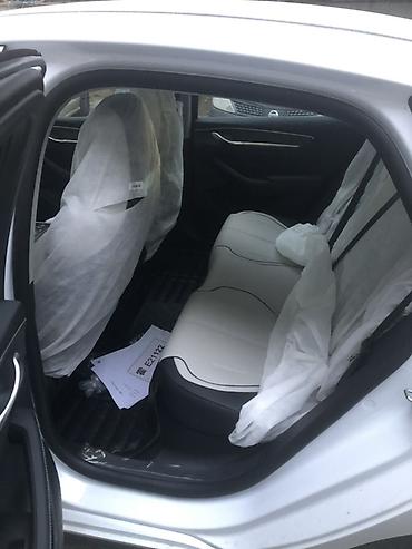 byd diskleri: BYD Qin Plus DM-i sedan – ağ kuzovlu, hibrid (plug-in) model. Əsas — 4