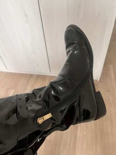 Пальто: Все вещи почти новые Нигде не порвано не испачкано Просто весели в — 21