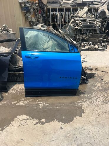 работа водителем категории c: Chevrolet Equinox markalı avtomobil üçün nəzərdə tutulmuş, mavi rəngdə