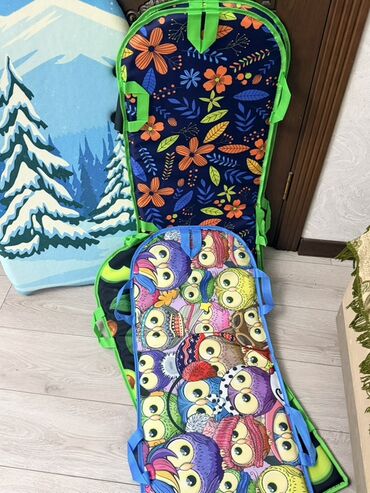 Санки и тюбинги: Прочные ледянки и санки для зимних покатушек. Ледянки: - Жесткая — 12