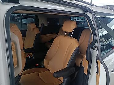 Kia: Kia Carnival: 2023 г., Минивэн — 9