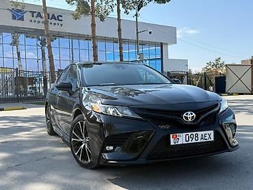 гузку: Toyota Camry: 2019 г., 2.5 л, Автомат, Бензин, Седан — 2
