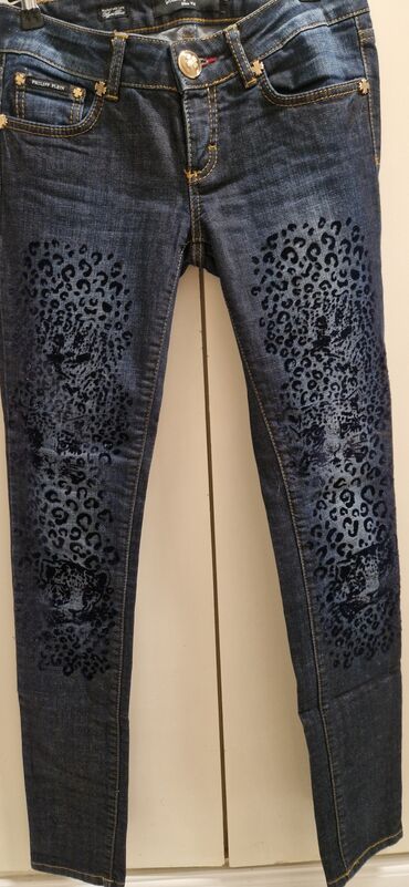 elipsa zenske pantalone: Philipp Plein slim fit farmerice sa printom, veličina 26. Print je od