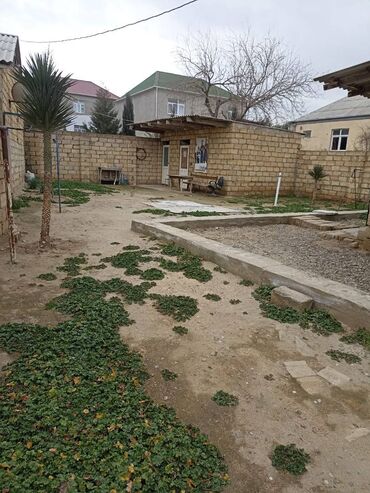 xoşbulaqda ev satılır: 2 otaqlı, 72 kv. m, Orta təmir