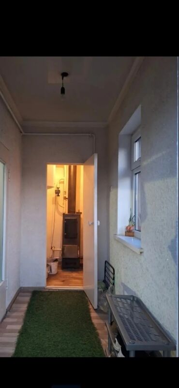 дом квартира жалал абад: 60 м², 3 комнаты, Парковка, Забор, огорожен