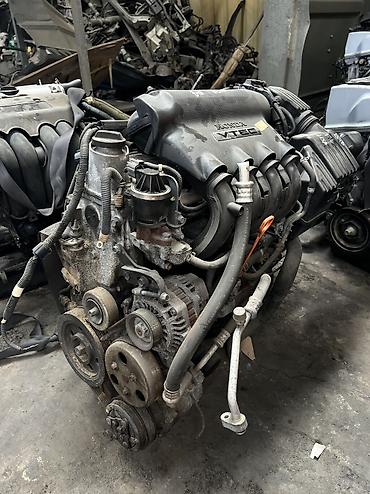 hond: Бензиновый мотор Honda 2004 г., 1.5 л, Б/у, Оригинал, Япония — 2