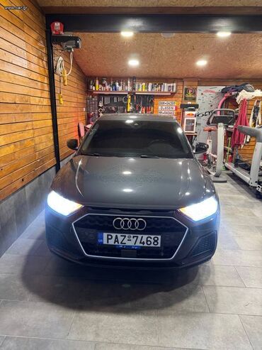 Audi: Audi A1: 1 l. | 2019 έ. Χάτσμπακ