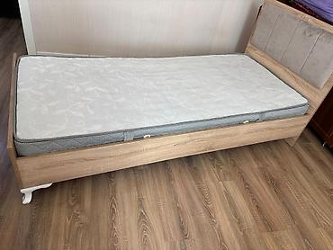 Çarpayılar: Bir nəfərlik çarpayı və döşək dəsti - Ölçü: təqribi 90x200 sm (bir — 2