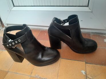 Botinka və botilyonlar: Pull&Bear, Ölçü: 37, rəng - Qara, İşlənmiş