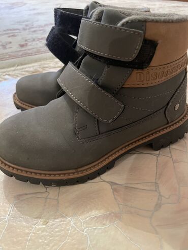 обувь: Ботинки LCWaikiki осень - зима на мальчика размер 29, в очень