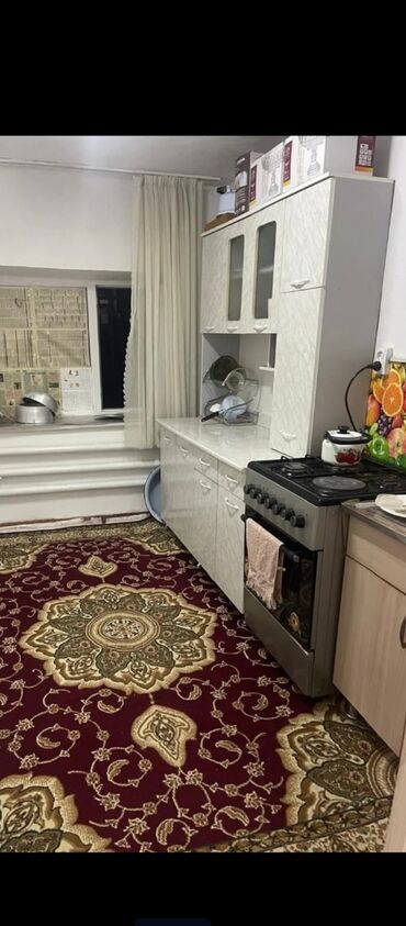 аренда жилья кыргызстан: 68 м², 3 комнаты, Парковка, Сарай, Забор, огорожен