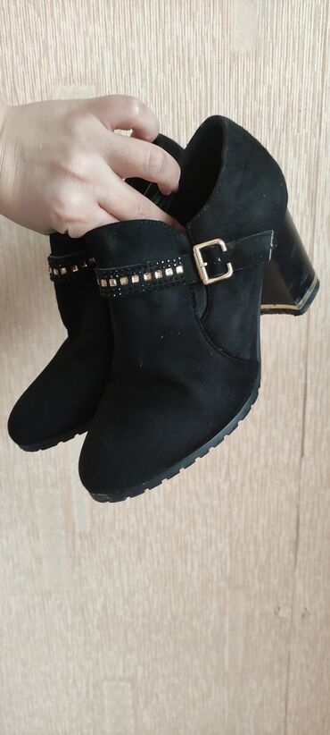 Tuflilər: Tuflilər, Ölçü: 36.5, rəng - Qara, İşlənmiş — 7