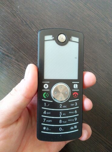 сколько стоит поко м5: Motorola A1000, Б/у, 1 ТБ, цвет - Черный, 1 SIM