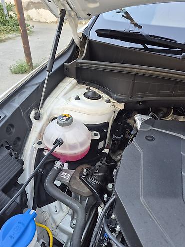 lizing avtomobiller: Kia Sorento – ağ mirvari rəngli, müasir dizaynlı 5yer nəfərlik SUV — 5