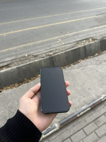 телефоны буу: IPhone 13, Черный, Чехол
