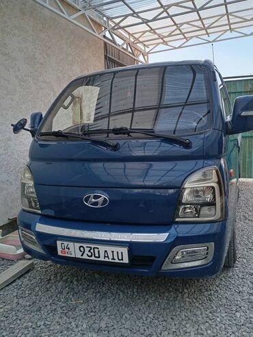 отдам фуру в рассрочку: Грузовик Hyundai Porter II синего цвета. Эта модель, произведенная в