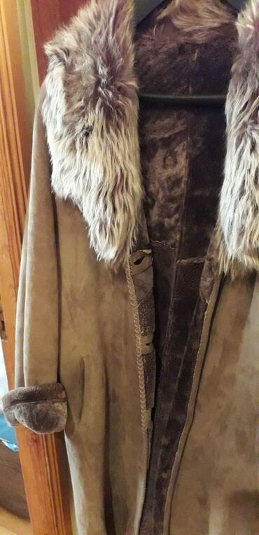 Paltolar: Dublyonka təmi̇z dəri̇ xəz türki̇yəni̇ndi̇ qadin üçün 52-54 razmerdi̇ — 9