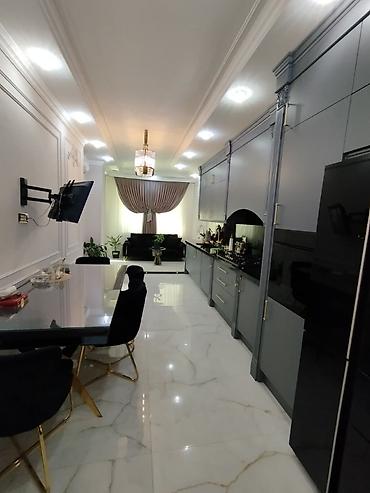 bir otaql: 3 otaqlı, Yeni tikili, 181 kv. m — 9