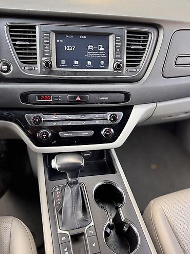 in car: Kia Carnival: 2020 г., 2.2 л, Автомат, Дизель, Минивэн — 10