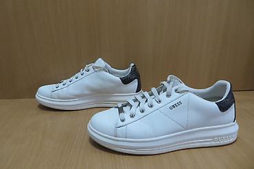 bata baletanke: GUESS br 44 28cm unutrasnje gaziste stopala, patike bez bilo kakve — 4