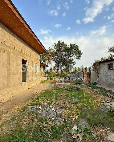6 микрорайон: 🏠Продается дом под бизнес в с. Сокулук, от трассы 700 метров 🟡Комнаты — 3