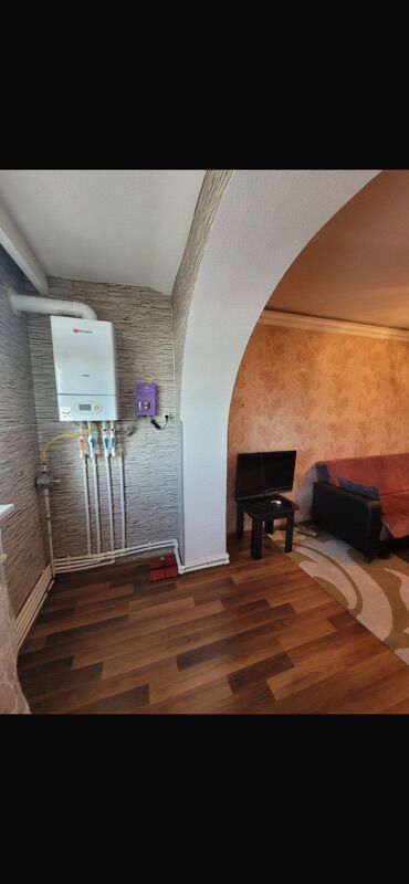 Uzunmüddətli kirayə mənzillər: Abbas Səhhət Türk Liseyinin yaxınlığında 2 otaqlı təmirli mənzil — 2