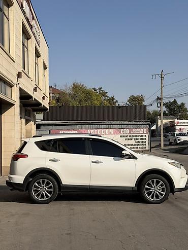 prius 2005: Toyota RAV4: 2018 г., 2.5 л, Автомат, Бензин, Кроссовер — 3