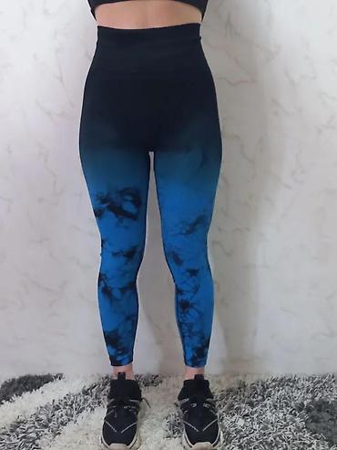 Helanke, biciklistički šortsevi: Ženske helanke sa visokim strukom u crno-plavoj tie-dye boji. Helanke — 2