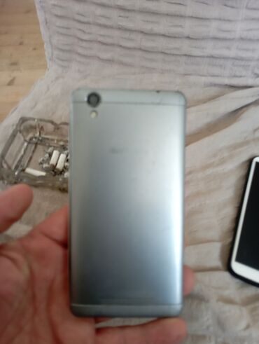 телефон fly iq4501 evo energie 4: Blackberry Classic, rəng - Gümüşü, Qırıq, Sensor