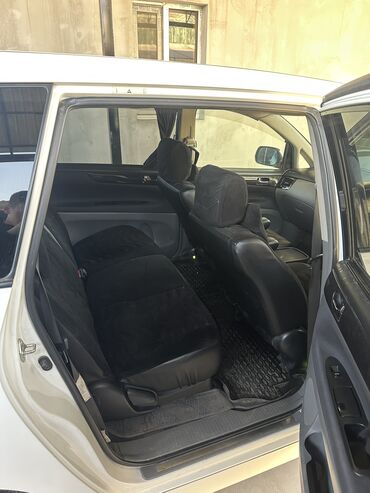 Toyota: Toyota Ipsum: 2003 г., 2.4 л, Автомат, Бензин, Минивэн — 8