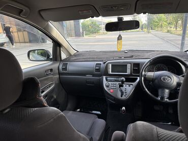 Toyota: Toyota WISH: 2004 г., 1.8 л, Автомат, Бензин, Минивэн