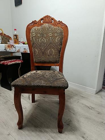 Стол и стул для зала, Б/у, цвет - Золотой