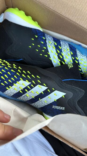 спортивные велосипед: Недавно купил Adidas Predator Demon размер 40