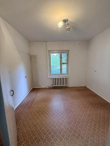 Продажа квартир: 4 комнаты, 85 м², 12 мкр 106 серия, 1 этаж, Требуется ремонт — 4