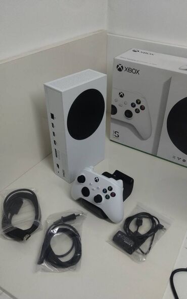 Xbox One: Xbox SeriS 512gb Kao nov, slabo korišćen. Godinu dana stara