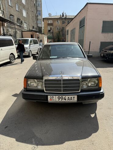 124 е220: Mercedes-Benz 230: 1991 г., 2.3 л, Механика, Бензин, Седан