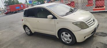 Toyota: Toyota ist: 2003 г., 1.5 л, Автомат, Бензин, Седан