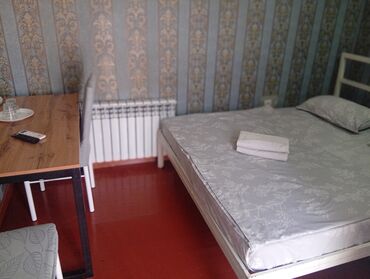 срочно продаётся 1 комнатная квартира в районе ошского рынка по улице кенсуйская: 1 комната, Бронь, Бытовая техника, Домофон